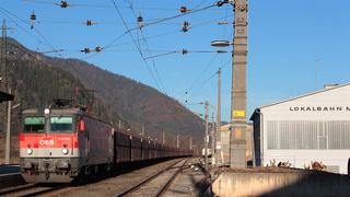 Merci di carri F per la OBB 1144 065 in transito da Mixnitz