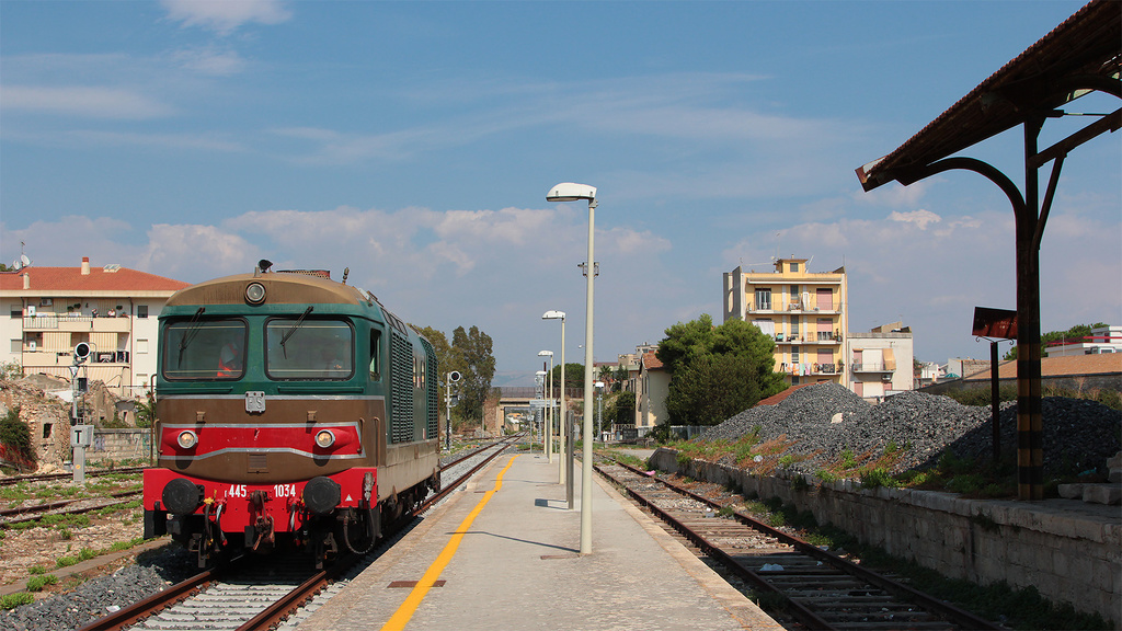 D445 1034 Vittoria Stazione