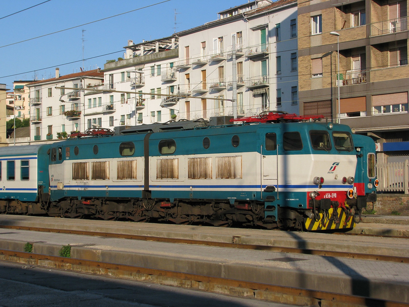 E656 590 Ancona | TrainsPictures.com