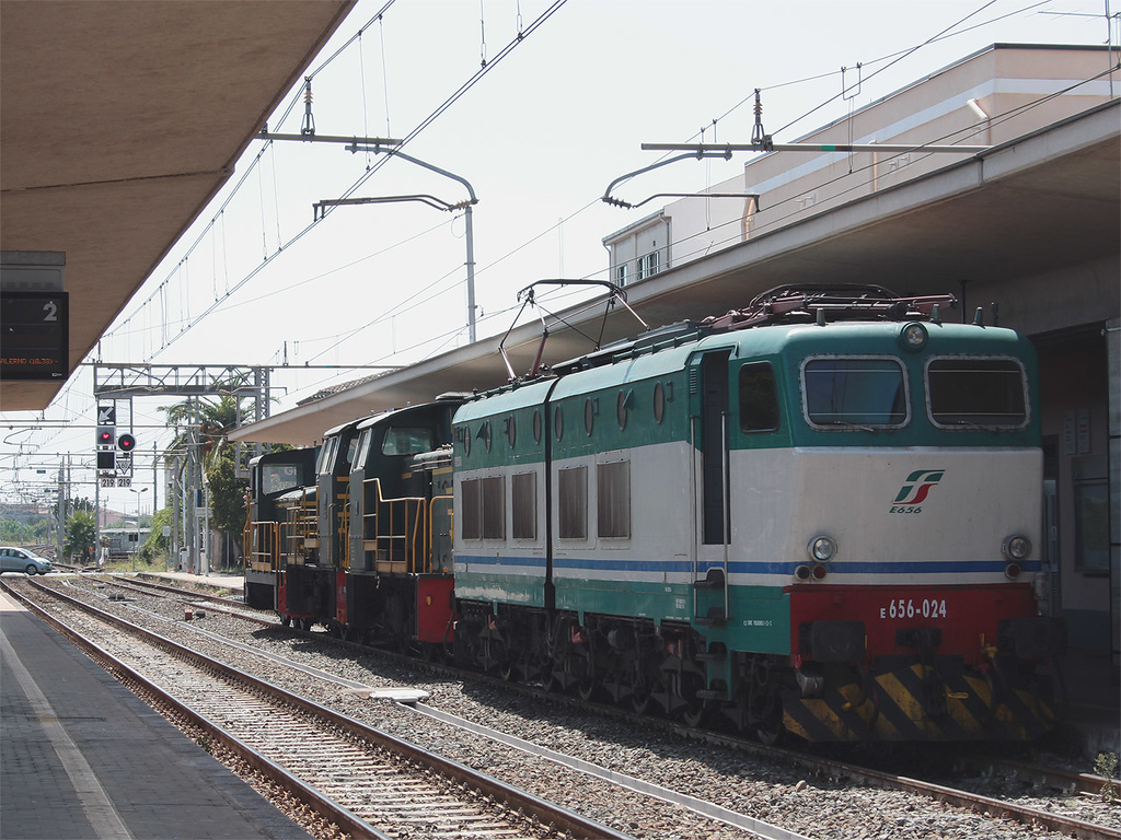E656 024 e 3 locomotive gruppo 245 a Giarre-Riposto