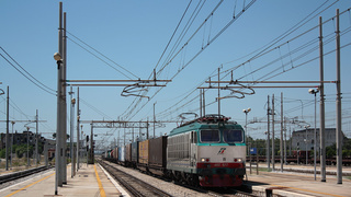 E652 077 Cancello