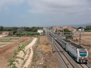 Convoglio Eurostarcity con titolare la E402 160, in transito presso Santa Marinella.
