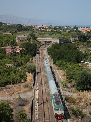E633 012 Carrubba