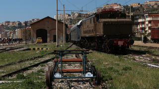 E626 428 e draisina a pedali stazione di Porto Empedocle