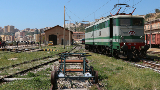 E646 196 e draisina a pedali stazione di Porto Empedocle