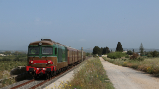 27 Aprile 2019: Treni storici e ordinari tra Noto, Siracusa e Augusta