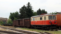 La stazione di Ober Grafendorf è sede di un deposito locomotive in disuso, con anche una piattaforma. Si trova qui accantonata la 1099 001, in compagnia di alcuni carri merci.