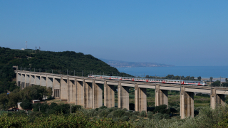 PilotaZ e E401 027 viadotto Angitola