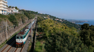 E656 030 Acireale Intercity Notte da Roma Termini