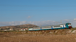 Carrozza pilota X e E464 617 Aragona-Caldare