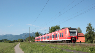 Composizione regionale impegnata tra Monaco e Kufstein, in transito poco a sud di Rosenheim.