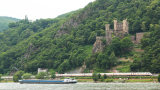 ICE e Burg Rheinstein