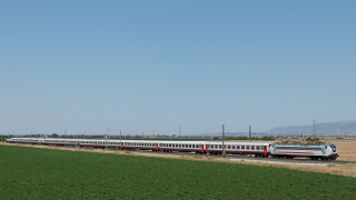 Doppia simmetrica di E402B, in testa l