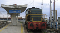La D143 3043 in sosta al binario 9 di Catania Centrale, durante qualche ora di riposo dalle manovre giornaliere.
