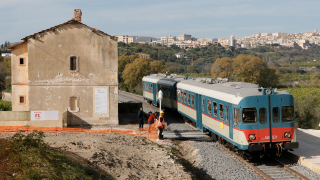 ALn668 1224 e 1220 ripartenza da Casello
