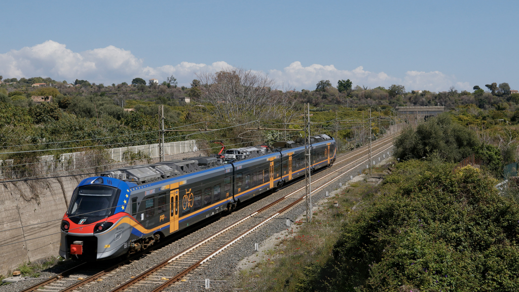 ETR 104 treno 107 Guardia-Mangano-Santa Venerina