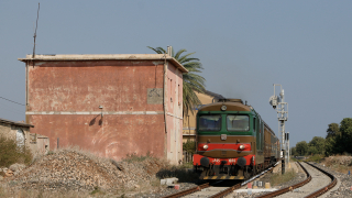 D445 1034 ripartenza dalla stazione di Sampieri