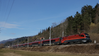 Railjet 653 da Vienna Aeroporto a Graz, in transito con titolare la 1116 248.