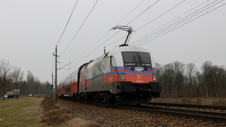 Servizio REX41 da Ceské Velenice a Wien Franz-Josefs-Bahnhof effettuato con materiale rotabile OBB e in coda la Taurus MAV 470 002, in transito poco prima di Tulln an der Donau.