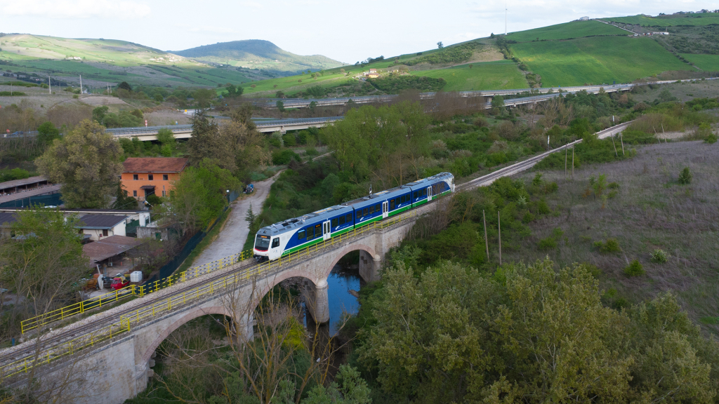 Stadler ST 13 Tiera