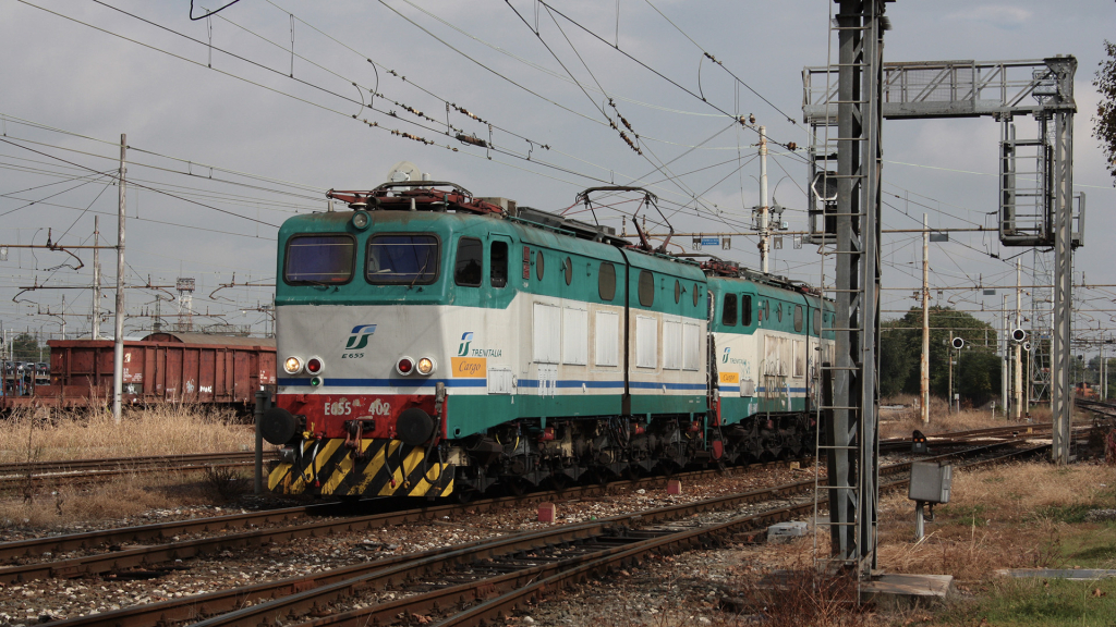 E655 402 e altra unità a Milano Smistamento