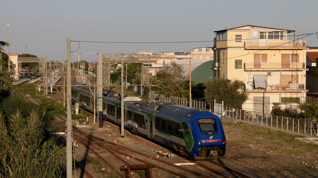 HTR 412 treno 054 Alcantara