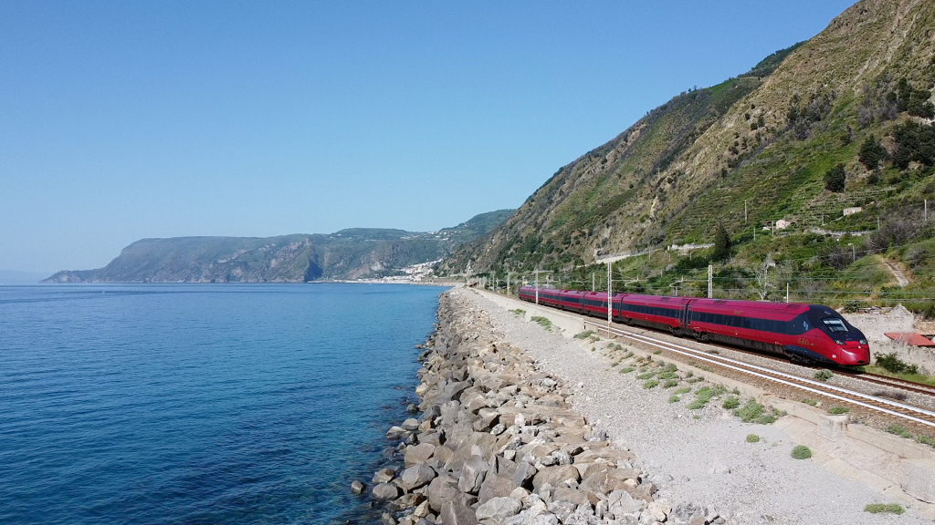 Italo EVO ETR 675 treno 03 Favazzina dal Drone