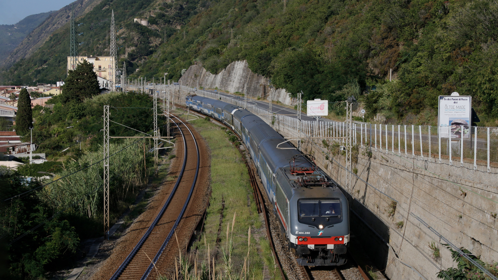 E464 386 e 242 Favazzina