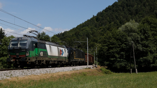 193 953 e 189 915 Laze