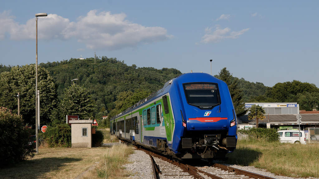 HTR 412 treno 037 passaggio a livello di Šempeter pri Gorici