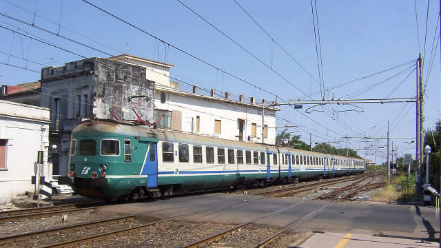 ALe841 treno 14 Giarre-Riposto