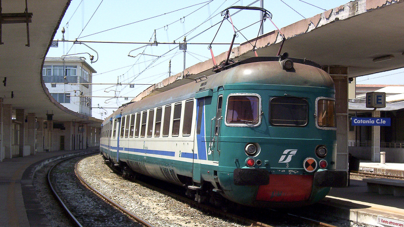 ALe841 treno 3 Catania Centrale