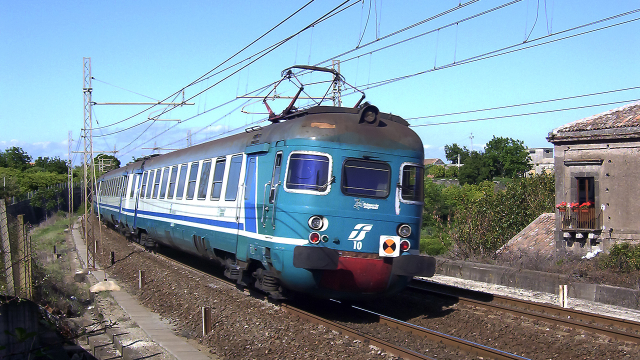 ALe841 treno 10 Trinacria express Carruba
