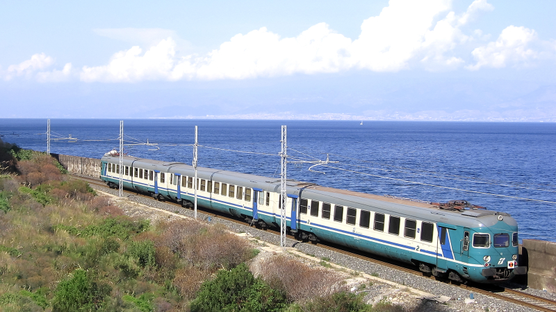 ALe841 treno 13 Alì Terme