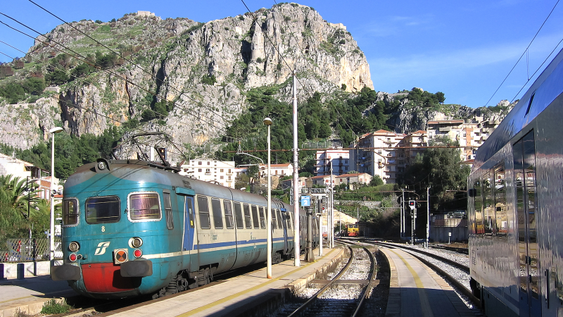 ALe841 treno 8 Cefalù