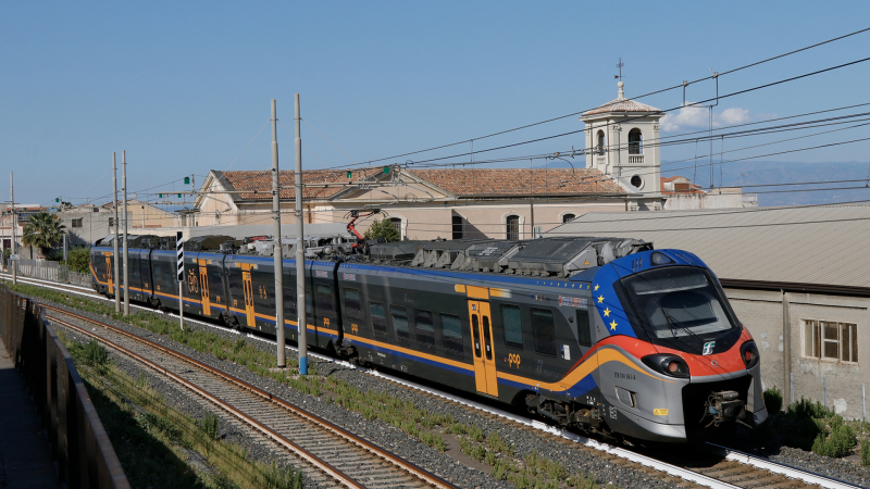ETR 104 POP treno 061 Roccalumera