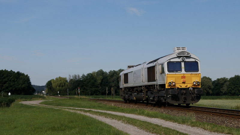 DB Cargo Class 77 004 isolata a Heiligenstatt